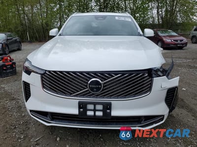 Piąte zdjęcie samochodu w środku: 2026 VOLVO XC90 PLUS VIN:YV4062PE6T1506682 - miniatura