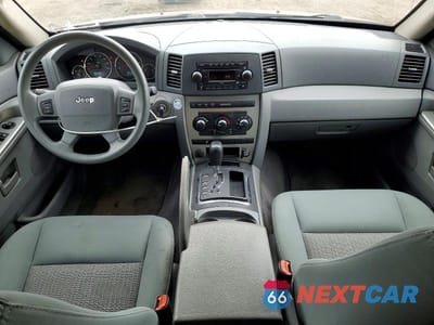 Zdjęcie 8 z 13 samochodu: 2007 JEEP GRAND CHEROKEE VIN:1J8GR48K47C682898 - miniatura