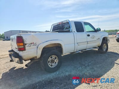 Trzecie zdjęcie samochodu z tyłu: 2003 CHEVROLET SILVERADO K2500 HEAVY DUTY VIN:1GCHK29173E309721 - miniatura