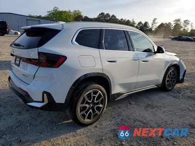 Trzecie zdjęcie samochodu z tyłu: 2026 BMW X1 XDRIVE28I VIN:WBX73EF04T5482640 - miniatura