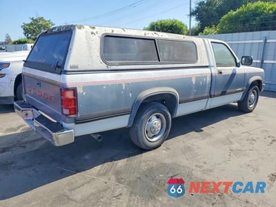 Trzecie zdjęcie samochodu z tyłu: 1992 DODGE DAKOTA VIN:1B7GL26X7NS533867 - miniatura