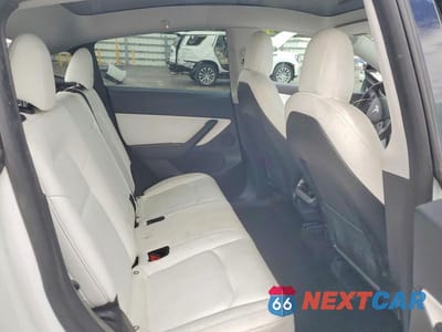 Zdjęcie 10 z 12 samochodu: 2021 TESLA MODEL Y VIN:5YJYGDEE9MF151663 - miniatura