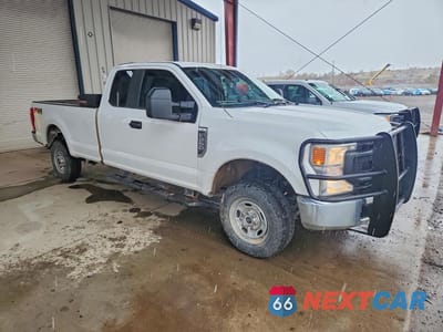 Czwarte zdjęcie samochodu z boku: 2021 FORD F250 SUPER DUTY VIN:1FT7X2B61MEC41727 - miniatura