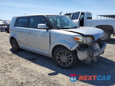 Czwarte zdjęcie samochodu z boku: 2013 SCION XB 10 SERIES VIN:JTLZE4FE3DJ042539 - miniatura