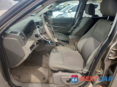 Zdjęcie 7 z 12 samochodu: 2005 JEEP GRAND CHEROKEE LAREDO VIN:1J4GR48K05C501908 - miniatura