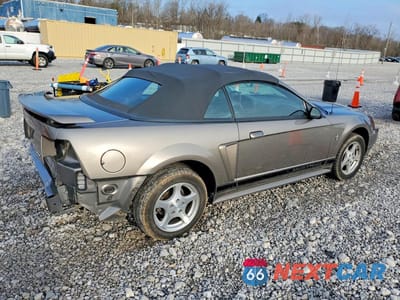 Trzecie zdjęcie samochodu z tyłu: 2002 FORD MUSTANG VIN:1FAFP44482F171255 - miniatura