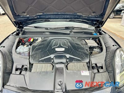 Zdjęcie 7 z 13 samochodu: 2021 PORSCHE CAYENNE S COUPE VIN:WP1BB2AY7MDA46084 - miniatura