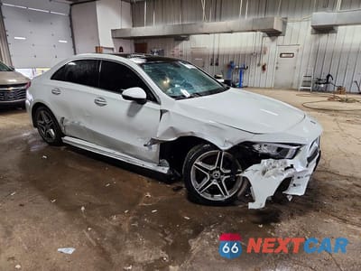 Czwarte zdjęcie samochodu z boku: 2020 MERCEDES-BENZ A 220 4MATIC VIN:W1K3G4FB5LW044009 - miniatura
