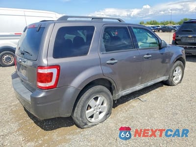 Trzecie zdjęcie samochodu z tyłu: 2010 FORD ESCAPE XLT VIN:1FMCU0D73AKA29955 - miniatura
