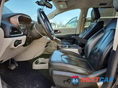 Zdjęcie 7 z 13 samochodu: 2017 CHRYSLER PACIFICA TOURING L VIN:2C4RC1BG3HR598102 - miniatura