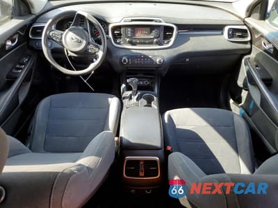 Zdjęcie 8 z 12 samochodu: 2018 KIA SORENTO LX V6 VIN:5XYPGDA55JG340560 - miniatura