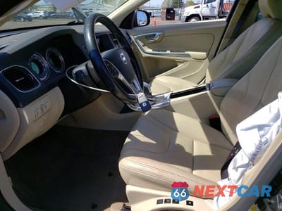 Zdjęcie 7 z 12 samochodu: 2013 VOLVO S60 T5 VIN:YV1612FS2D2201365 - miniatura