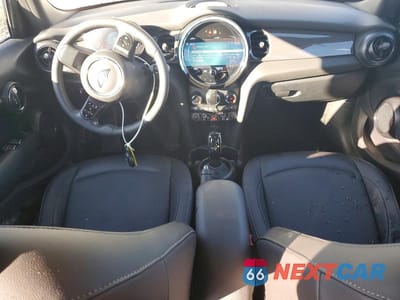 Zdjęcie 8 z 12 samochodu: 2022 MINI COOPER VIN:WMW33DK09N2R07945 - miniatura