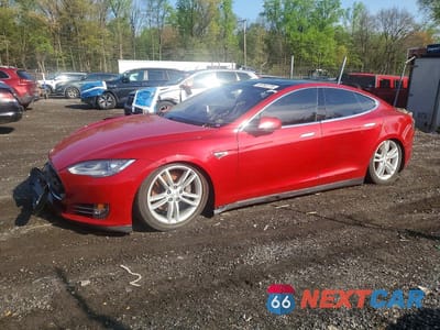 2015 TESLA MODEL S 85 5YJSA4H13FF082004 - główne zdjęcie licytacji z USA - miniatura