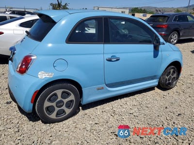 Trzecie zdjęcie samochodu z tyłu: 2015 FIAT 500 ELECTRIC VIN:3C3CFFGE9FT642278 - miniatura