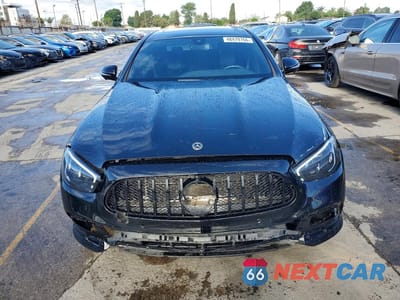 Piąte zdjęcie samochodu w środku: 2022 MERCEDES-BENZ E 350 VIN:W1KZF8DB3NB085921 - miniatura