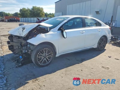 2023 KIA FORTE GT LINE 3KPF54AD5PE562045 - główne zdjęcie licytacji z USA - miniatura