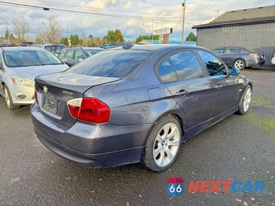 Czwarte zdjęcie samochodu z boku: 2006 BMW 325 I AUTOMATIC VIN:WBAVB17506NK38527 - miniatura