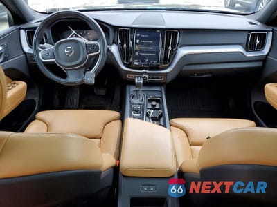 Zdjęcie 8 z 13 samochodu: 2019 VOLVO XC60 T6 VIN:YV4A22RKXK1391246 - miniatura