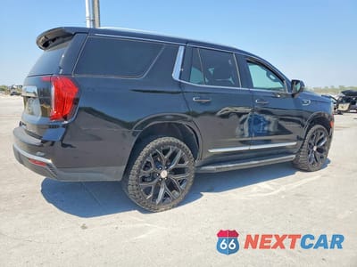 Trzecie zdjęcie samochodu z tyłu: 2021 GMC YUKON SLT VIN:1GKS1BKD5MR117631 - miniatura