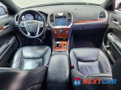 Zdjęcie 8 z 12 samochodu: 2013 CHRYSLER 300 VIN:2C3CCAAG1DH572285 - miniatura