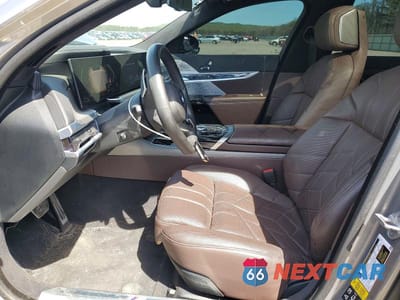 Zdjęcie 7 z 12 samochodu: 2023 BMW 760 XI VIN:WBA33EJ09PCM12276 - miniatura