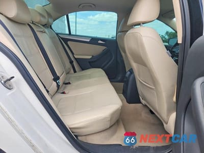 Zdjęcie 10 z 12 samochodu: 2013 VOLKSWAGEN JETTA SE VIN:3VWDX7AJXDM286257 - miniatura