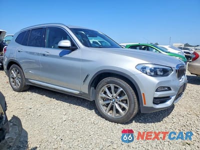Czwarte zdjęcie samochodu z boku: 2019 BMW X3 SDRIVE30I VIN:5UXTR7C50KLR51074 - miniatura