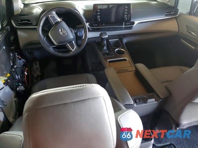 Zdjęcie 8 z 14 samochodu: 2021 TOYOTA SIENNA XLE VIN:5TDJRKEC1MS005543 - miniatura