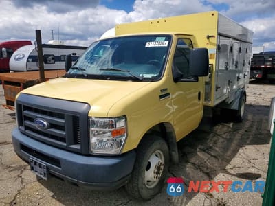2019 FORD ECONOLINE E450 SUPER DUTY CUTAWAY VAN 1FDXE4FS1KDC52265 - główne zdjęcie licytacji z USA - miniatura