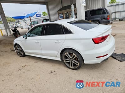 Drugie zdjęcie samochodu z przodu: 2018 AUDI A3 PREMIUM PLUS VIN:WAUJ8GFF7J1017968 - miniatura