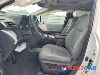 Zdjęcie 7 z 13 samochodu: 2026 TOYOTA SIENNA XLE 7-PASSENGER VIN:5TDYSKFC2TS251775 - miniatura