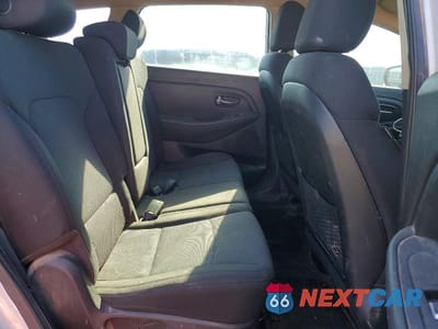Zdjęcie 10 z 12 samochodu: 2016 KIA RONDO VIN:KNAHT8A34G7130685 - miniatura