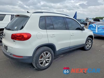 Trzecie zdjęcie samochodu z tyłu: 2017 VOLKSWAGEN TIGUAN S VIN:WVGAV7AX1HK028900 - miniatura
