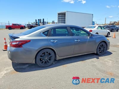 Trzecie zdjęcie samochodu z tyłu: 2017 NISSAN ALTIMA 2.5 SR VIN:1N4AL3AP3HC258814 - miniatura