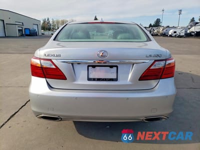 Zdjęcie 6 z 12 samochodu: 2010 LEXUS LS 460 VIN:JTHBL5EF5A5093031 - miniatura