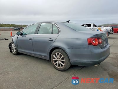 Drugie zdjęcie samochodu z przodu: 2010 VOLKSWAGEN JETTA SE VIN:3VWRZ7AJ5AM035092 - miniatura