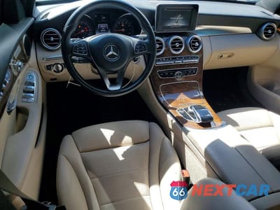 Zdjęcie 8 z 12 samochodu: 2015 MERCEDES-BENZ C 300 4MATIC VIN:55SWF4KBXFU029111 - miniatura