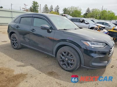Czwarte zdjęcie samochodu z boku: 2023 HONDA HR-V SPORT VIN:3CZRZ2H54PM729791 - miniatura