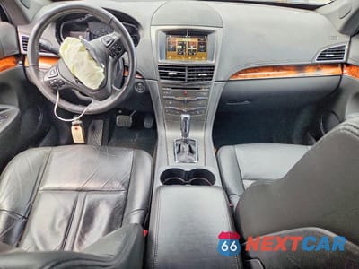 Zdjęcie 8 z 11 samochodu: 2018 LINCOLN MKT VIN:2LMHJ5NK5JBL01869 - miniatura