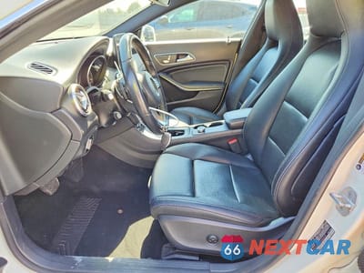 Zdjęcie 7 z 13 samochodu: 2017 MERCEDES-BENZ CLA 250 VIN:WDDSJ4EB3HN464055 - miniatura