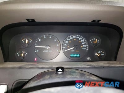 Zdjęcie 9 z 12 samochodu: 2002 JEEP GRAND CHEROKEE LAREDO VIN:1J4GW48N02C278400 - miniatura