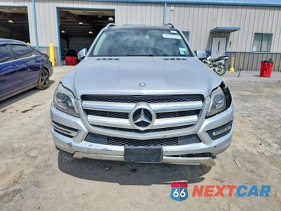 Piąte zdjęcie samochodu w środku: 2016 MERCEDES-BENZ GL 450 4MATIC VIN:4JGDF6EE5GA631138 - miniatura
