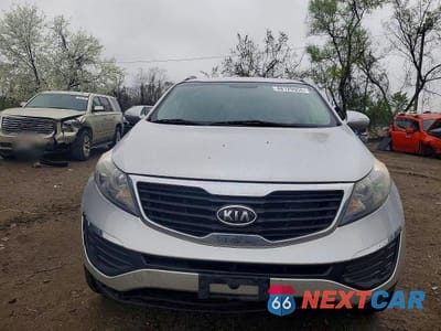 Piąte zdjęcie samochodu w środku: 2012 KIA SPORTAGE LX VIN:KNDPB3A23C7235613 - miniatura