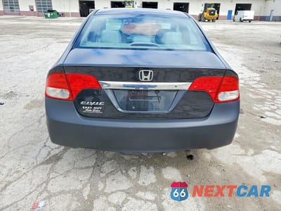 Zdjęcie 6 z 13 samochodu: 2010 HONDA CIVIC LX VIN:19XFA1F50AE028440 - miniatura