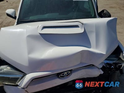 Zdjęcie 12 z 14 samochodu: 2020 TOYOTA 4RUNNER TRD OFF-ROAD VIN:JTEBU5JR0L5744739 - miniatura