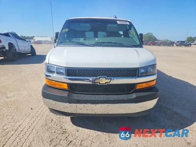 Piąte zdjęcie samochodu w środku: 2017 CHEVROLET EXPRESS G3500 LT VIN:1GAZGPFG0H1137390 - miniatura