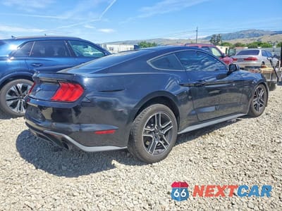 Trzecie zdjęcie samochodu z tyłu: 2020 FORD MUSTANG VIN:1FA6P8TH0L5163279 - miniatura