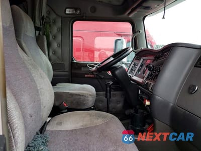 Piąte zdjęcie samochodu w środku: 2013 KENWORTH T660 SEMI TRUCK VIN:1XKAD49X8DJ345636 - miniatura