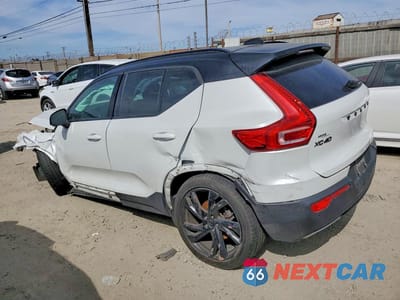 Drugie zdjęcie samochodu z przodu: 2019 VOLVO XC40 T5 R-DESIGN VIN:YV4162UM2K2130331 - miniatura